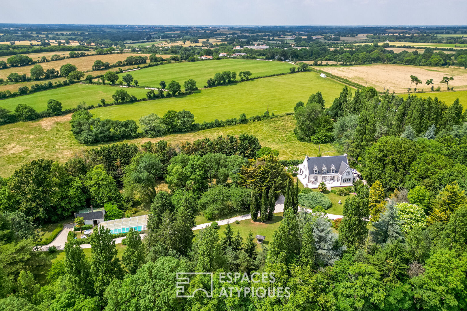 Propriété familiale dans un écrin de verdure