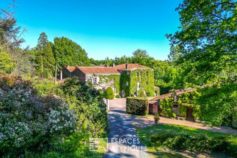 Domaine à rénover avec gîtes et salles de réception