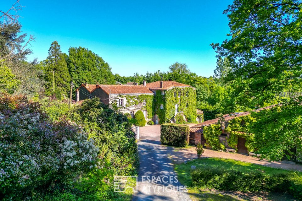 Domaine à rénover avec gîtes et salles de réception