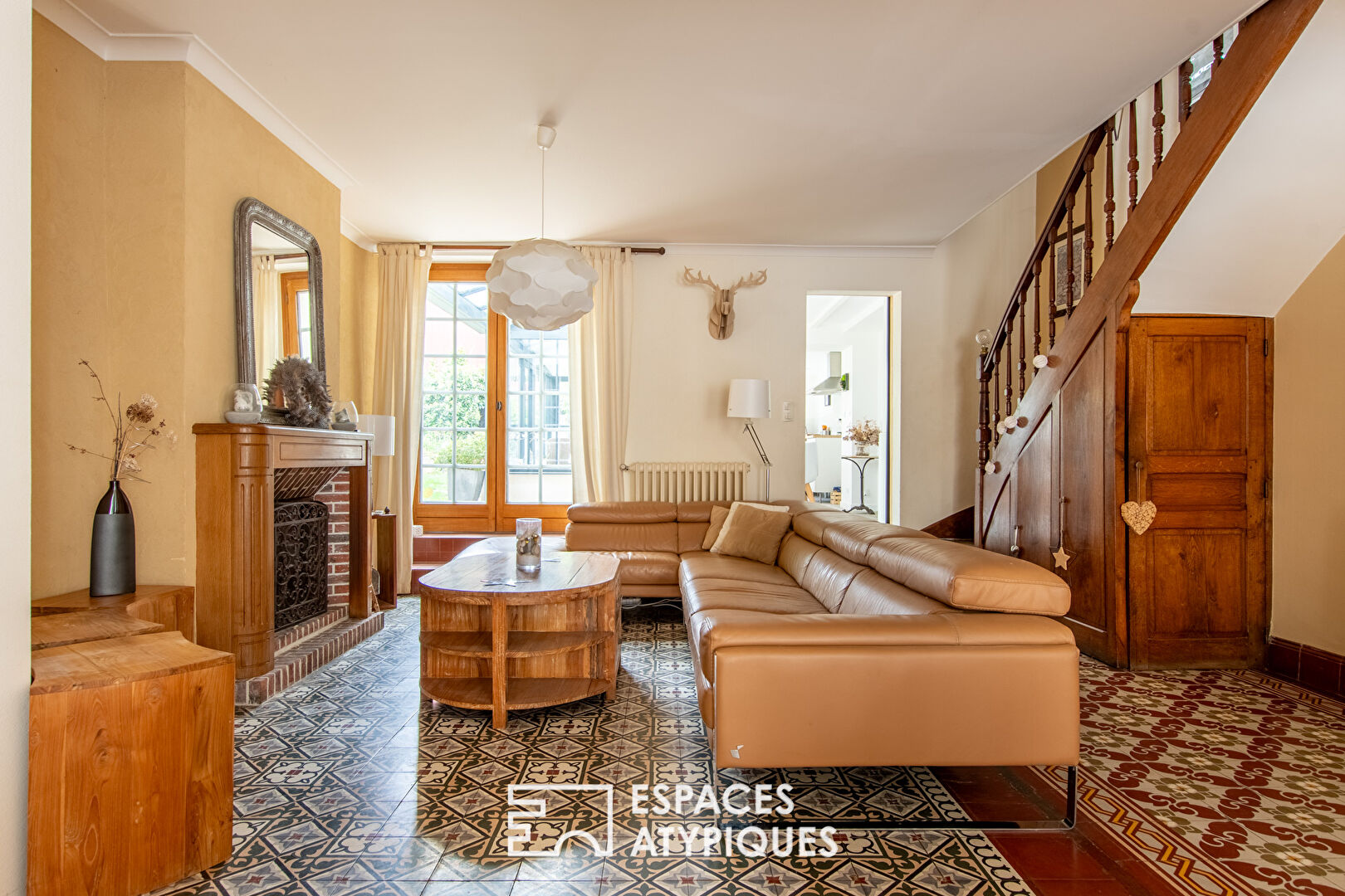 Maison de caractère avec dépendances et piscine