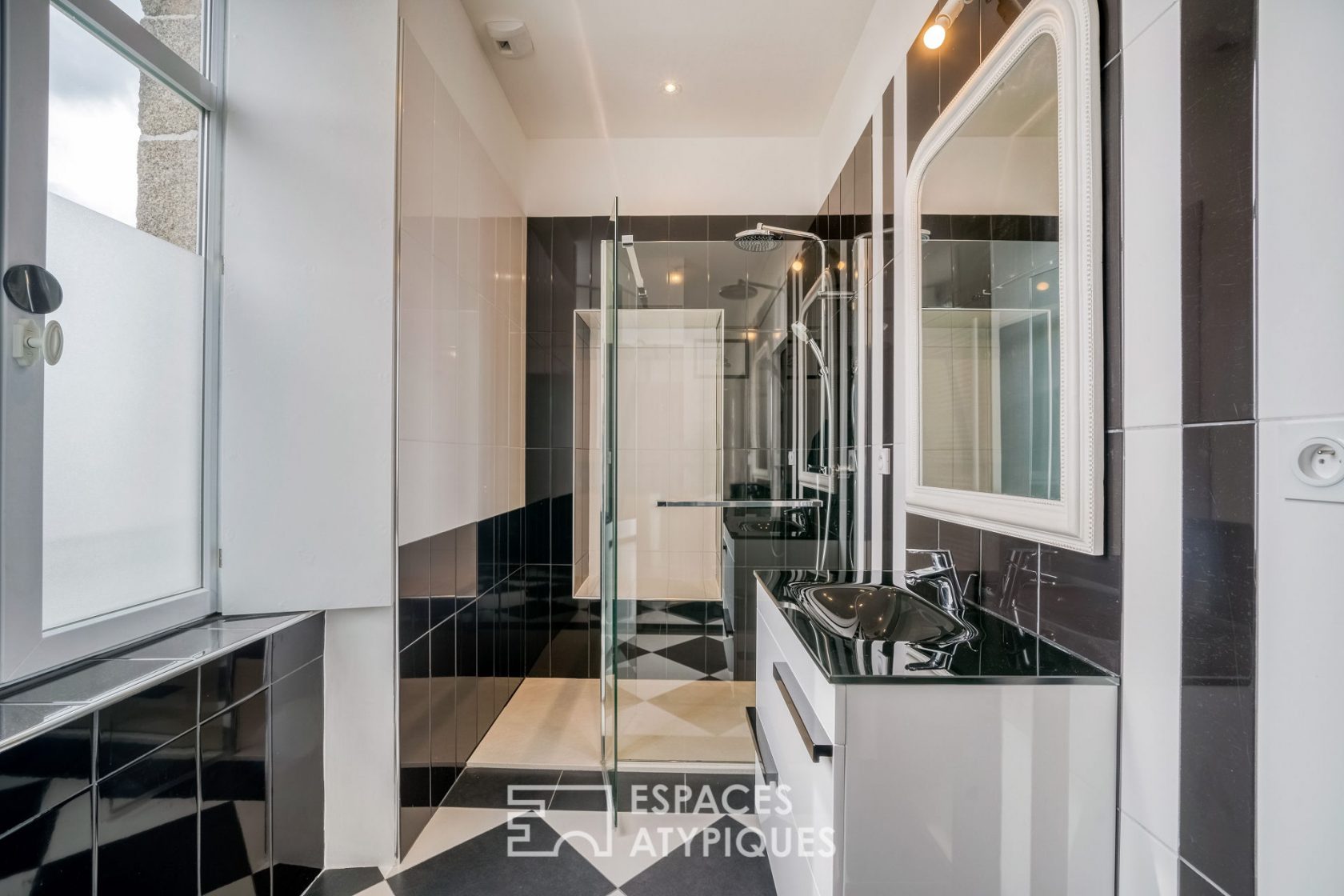 Ensemble d’Habitations Classiques et chic