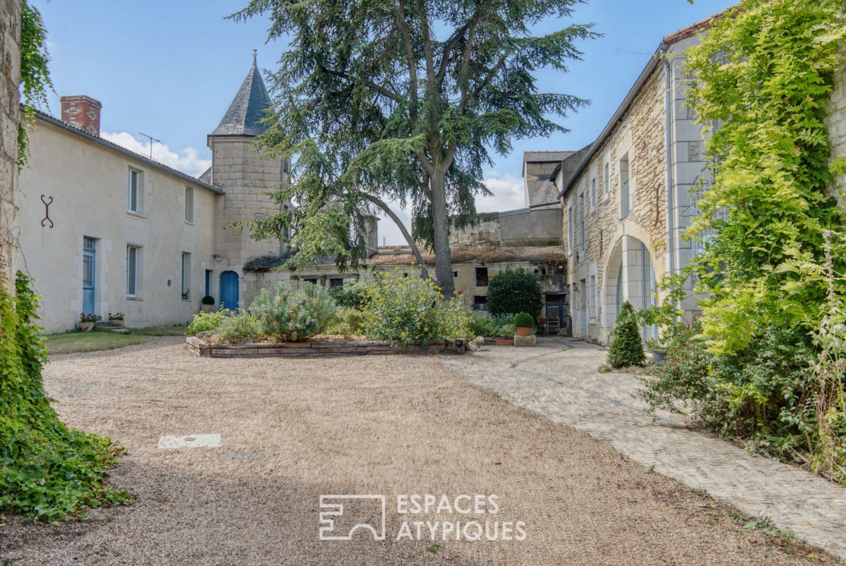 Ancienne maison de Chanoine du XVIIéme siècle.