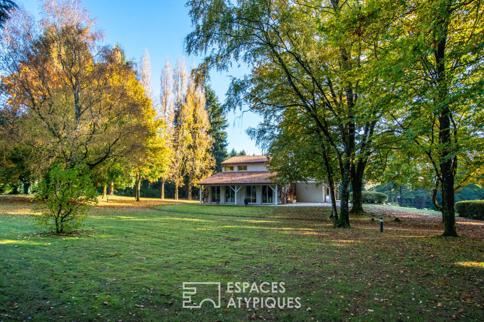 Maison d’architecte dans un cadre verdoyant