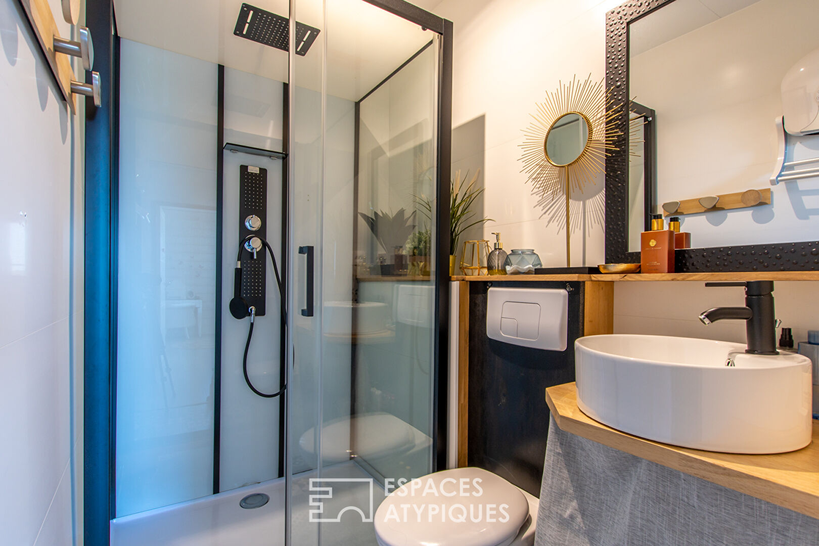 Beautiful contemporary cubic design with swimming pool