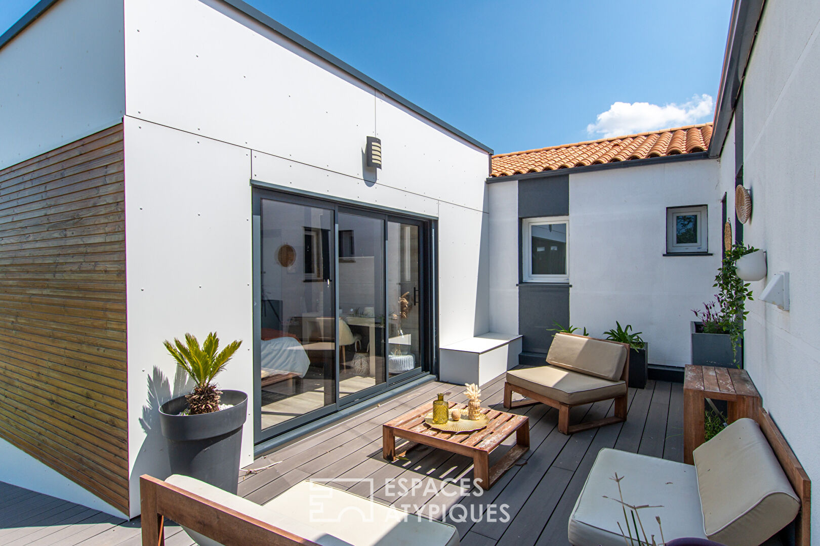 Beautiful contemporary cubic design with swimming pool
