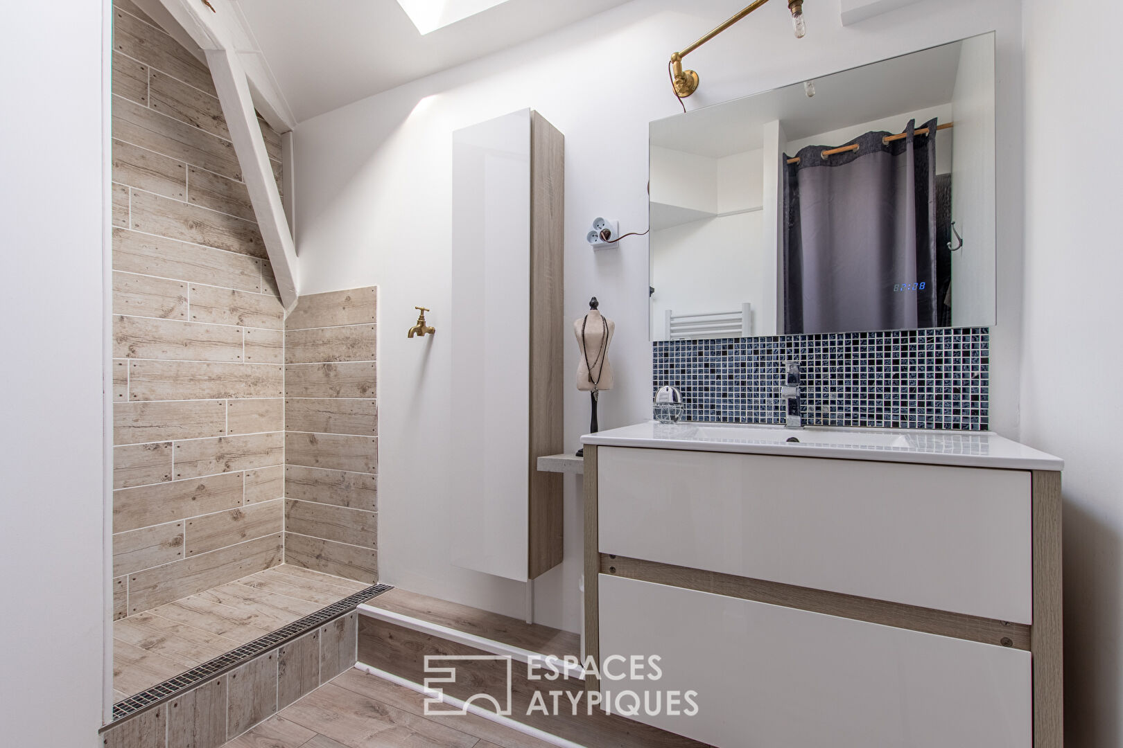 Renovated bourgeois house in the heart of town
