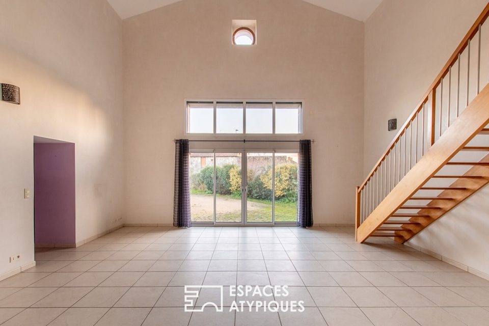 Ancienne grange rénovée avec jardin et patio