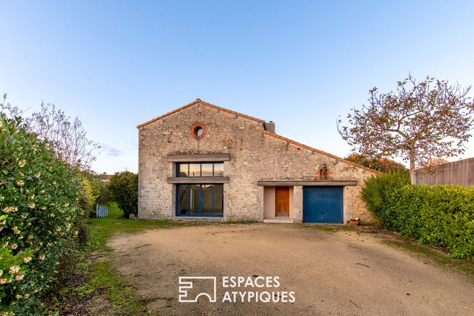 Ancienne grange rénovée avec jardin et patio