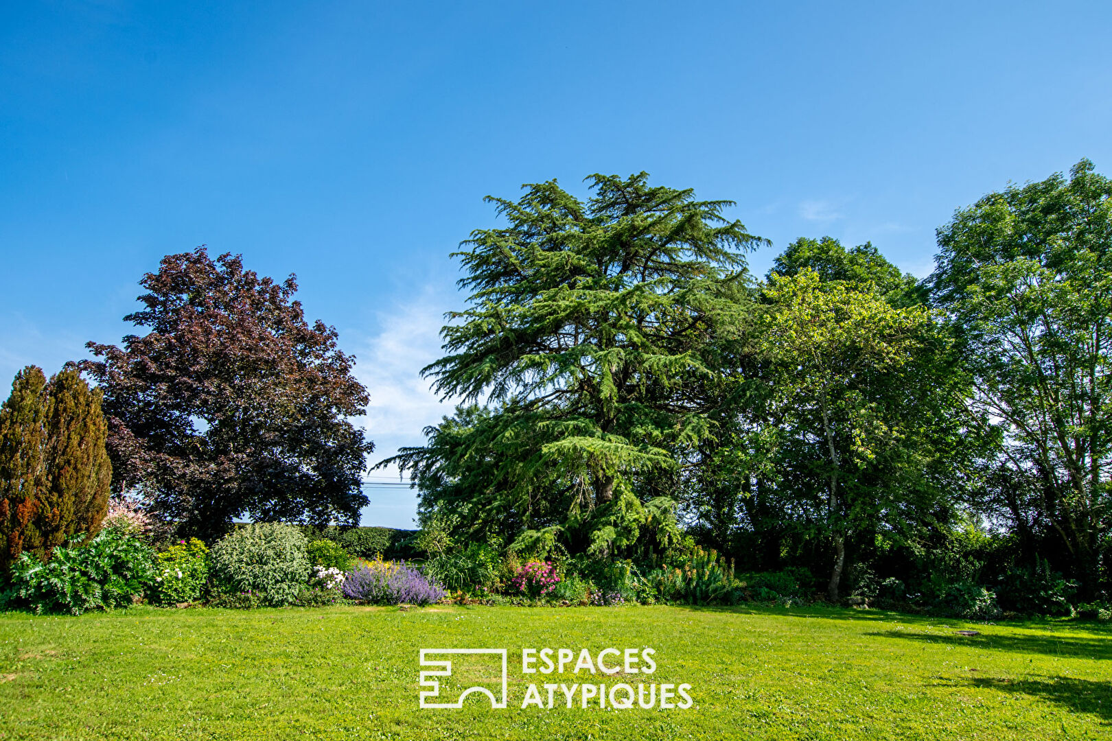 Charming 18th century property with gîtes and wellness area