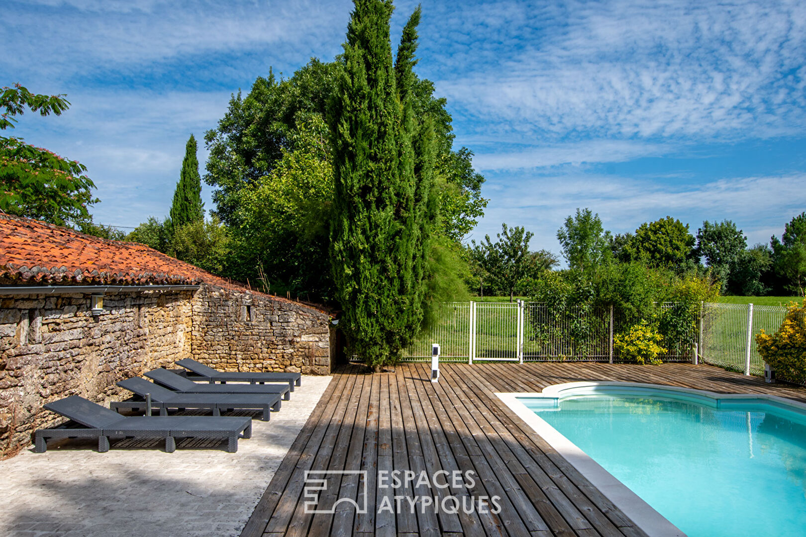 Propriété de charme avec piscine dans un cadre bucolique