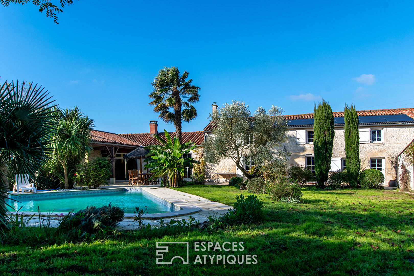 Charming property with Mediterranean accents