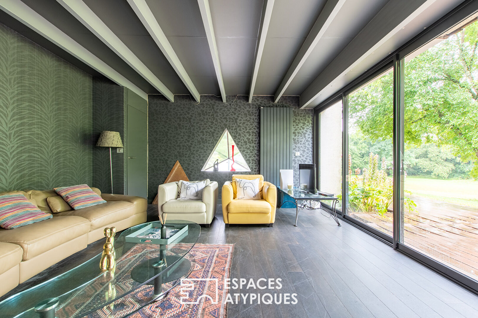 Surprenante maison d’architecte dans son parc paysager