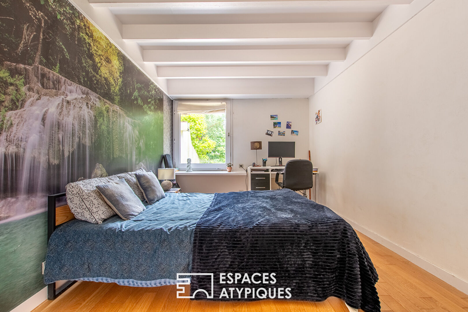 Surprenante maison d’architecte dans son parc paysager