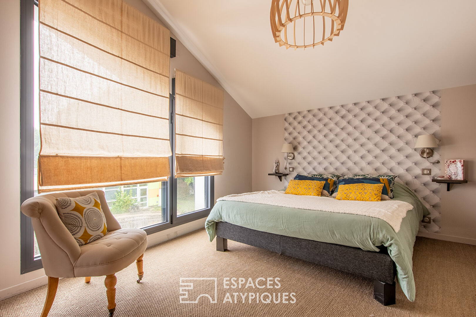 Loft-style house completely renovated in the heart of the city