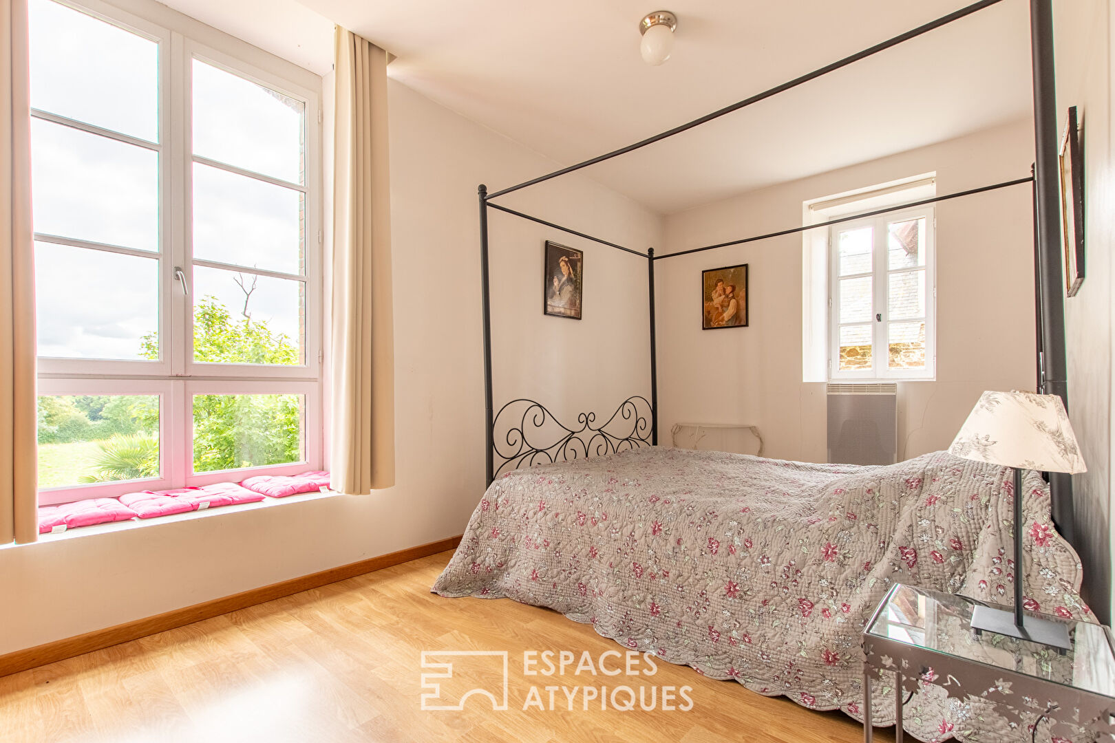 Authentic character property in the Vendée countryside