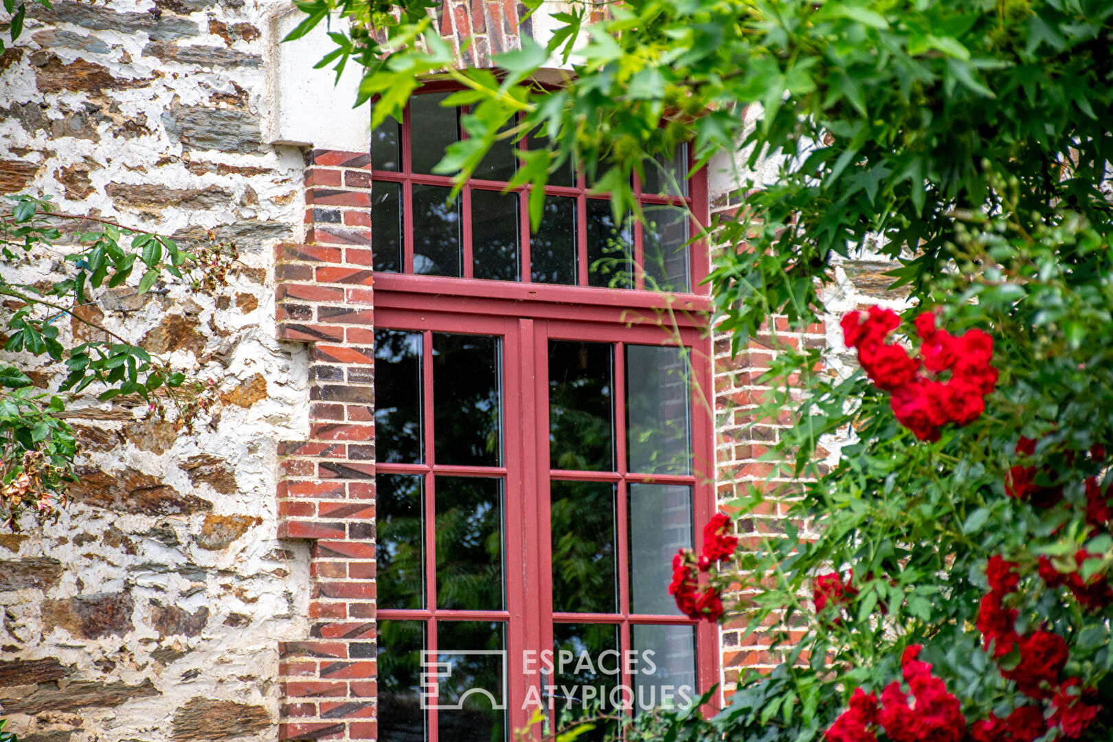 Authentic character property in the Vendée countryside