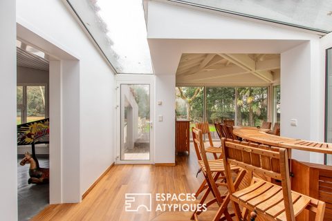 Architect-designed house with swimming pool