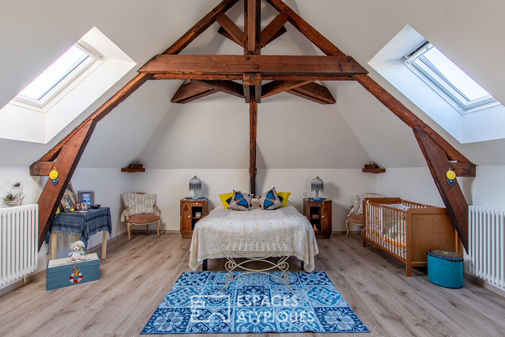 Charming property with swimming pool in a bucolic environment