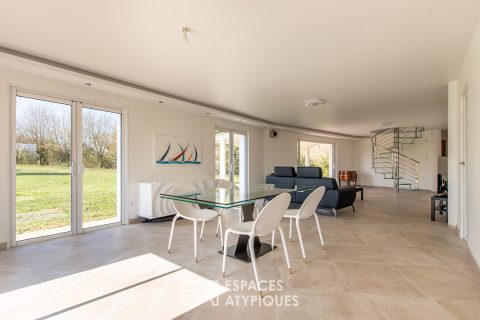 Maison Contemporaine dans Village Aéronautique : Luxe et Exclusivité