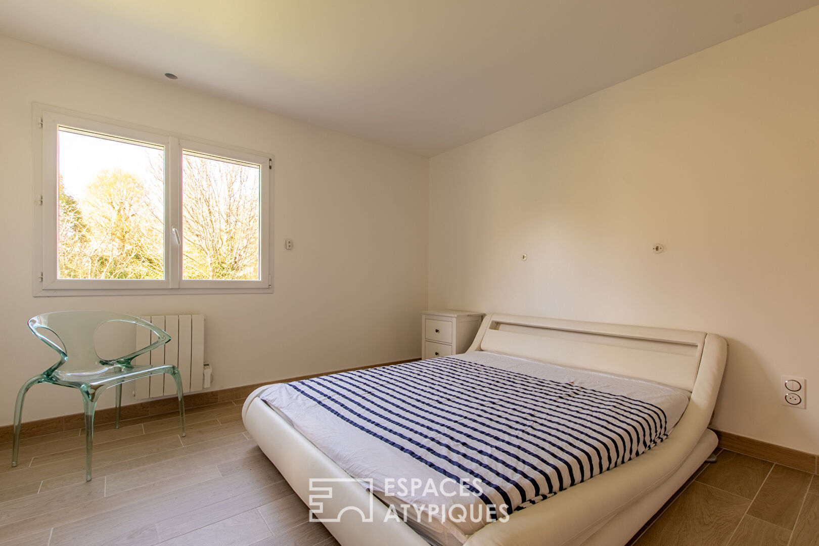 Maison Contemporaine dans Village Aéronautique : Luxe et Exclusivité
