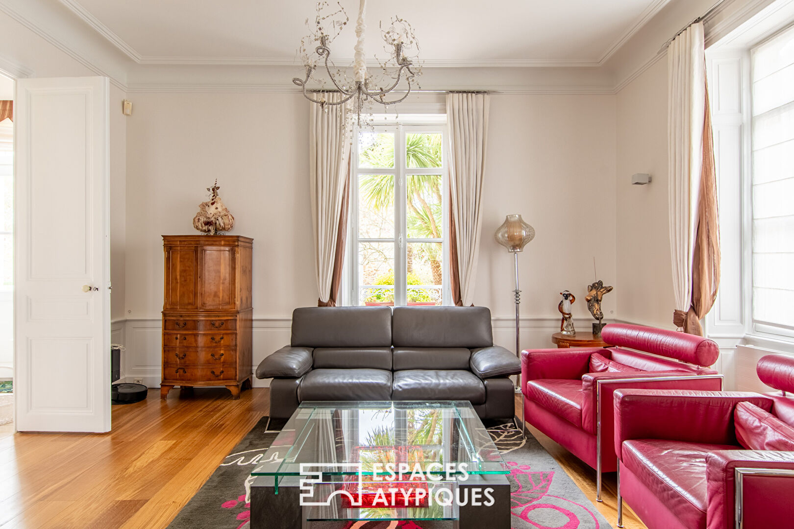 Wonderful 19th century property and its outbuildings