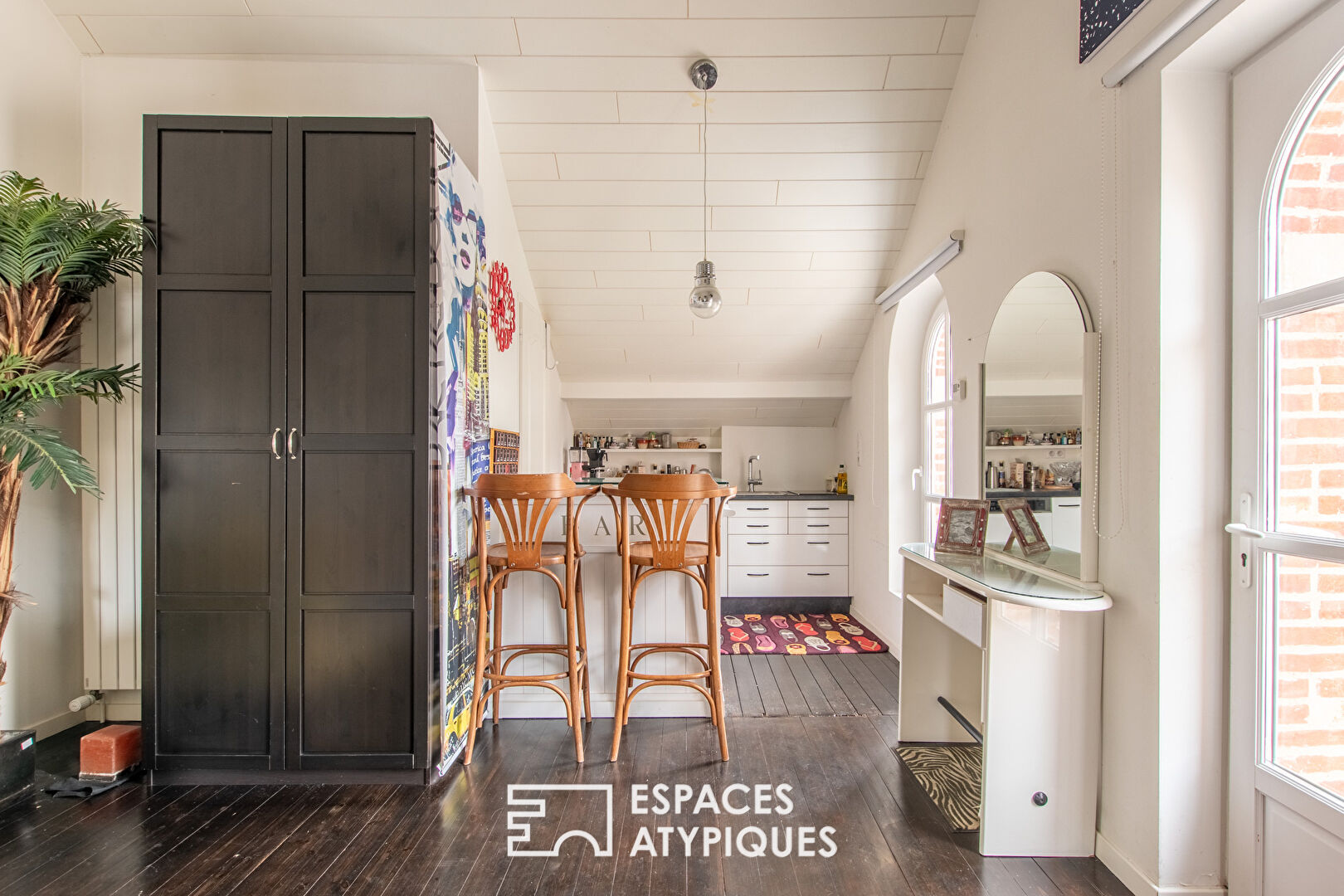 Wonderful 19th century property and its outbuildings