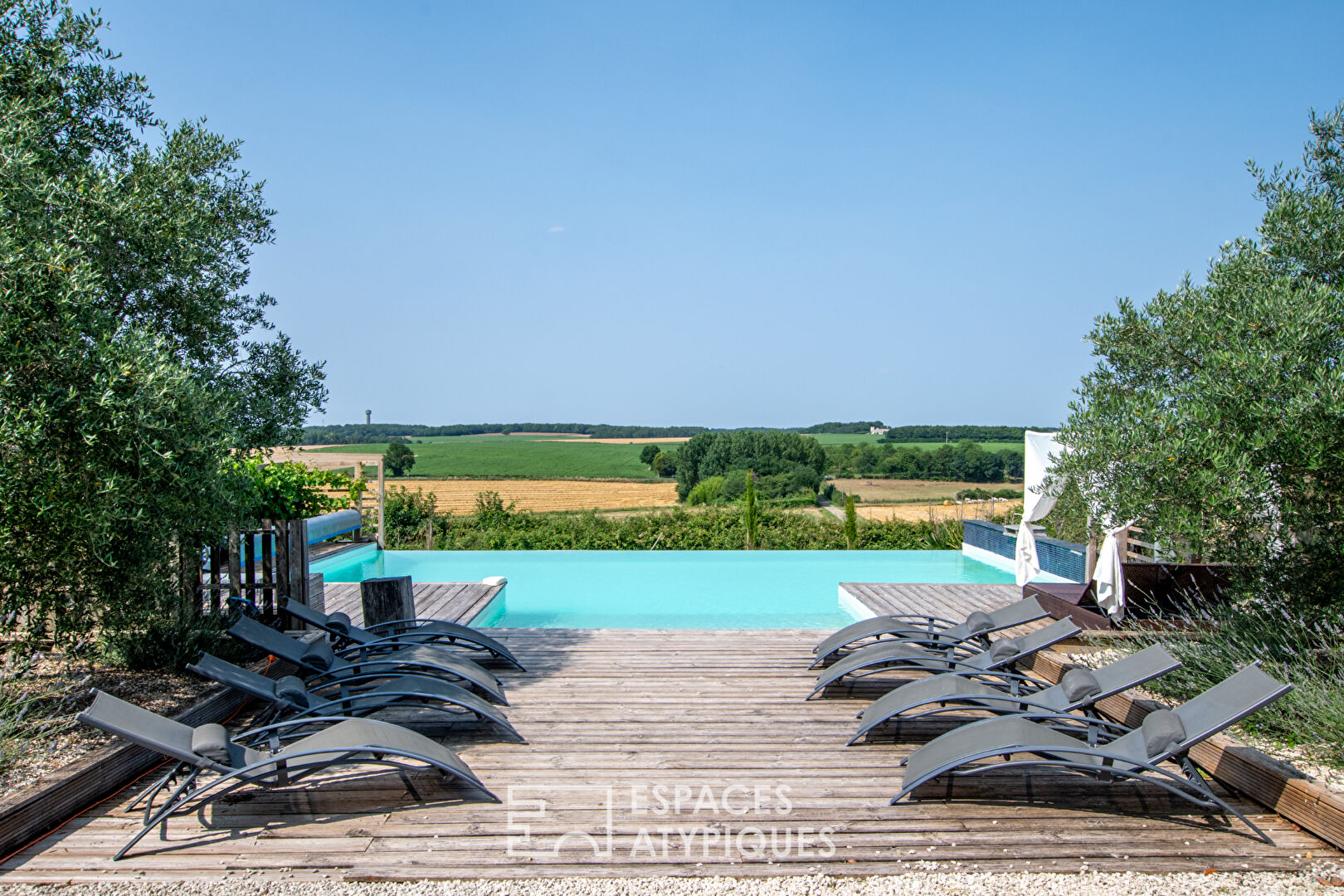 Grande propriété campagnarde avec piscine et vue panoramique