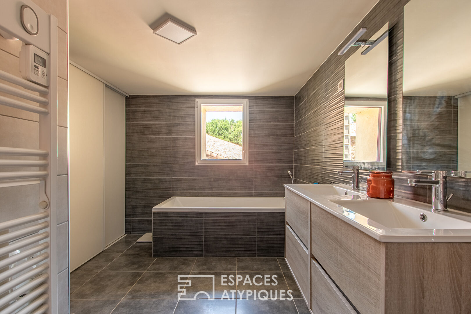 Rustic and equestrian haven for nature lovers