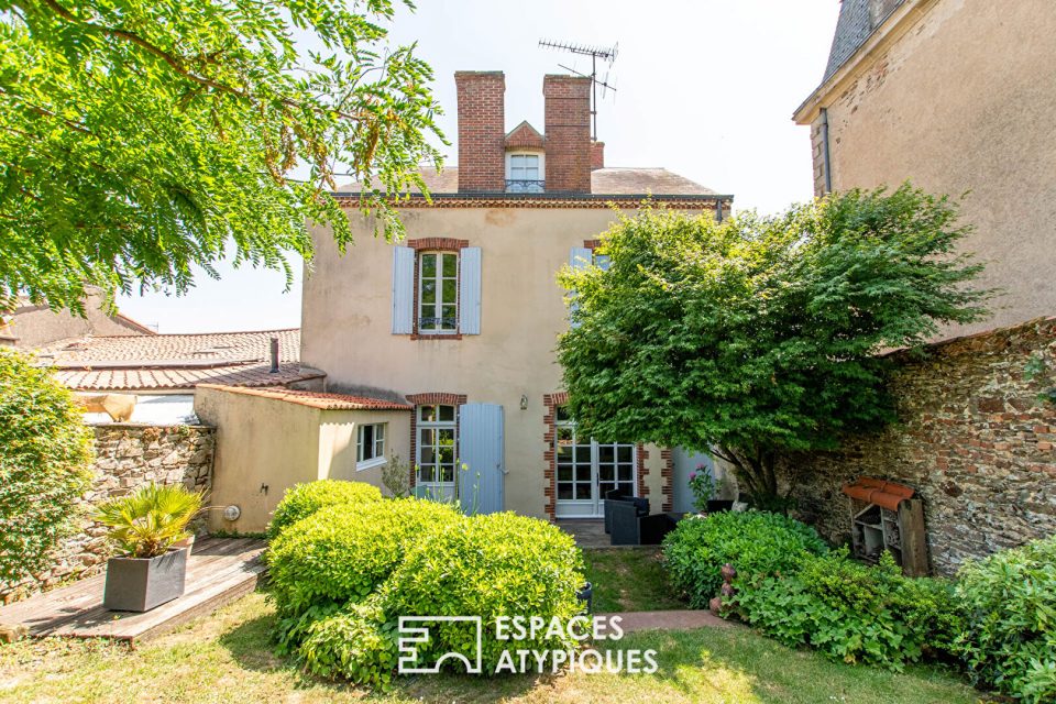 Coquette maison de ville et son jardin paysager