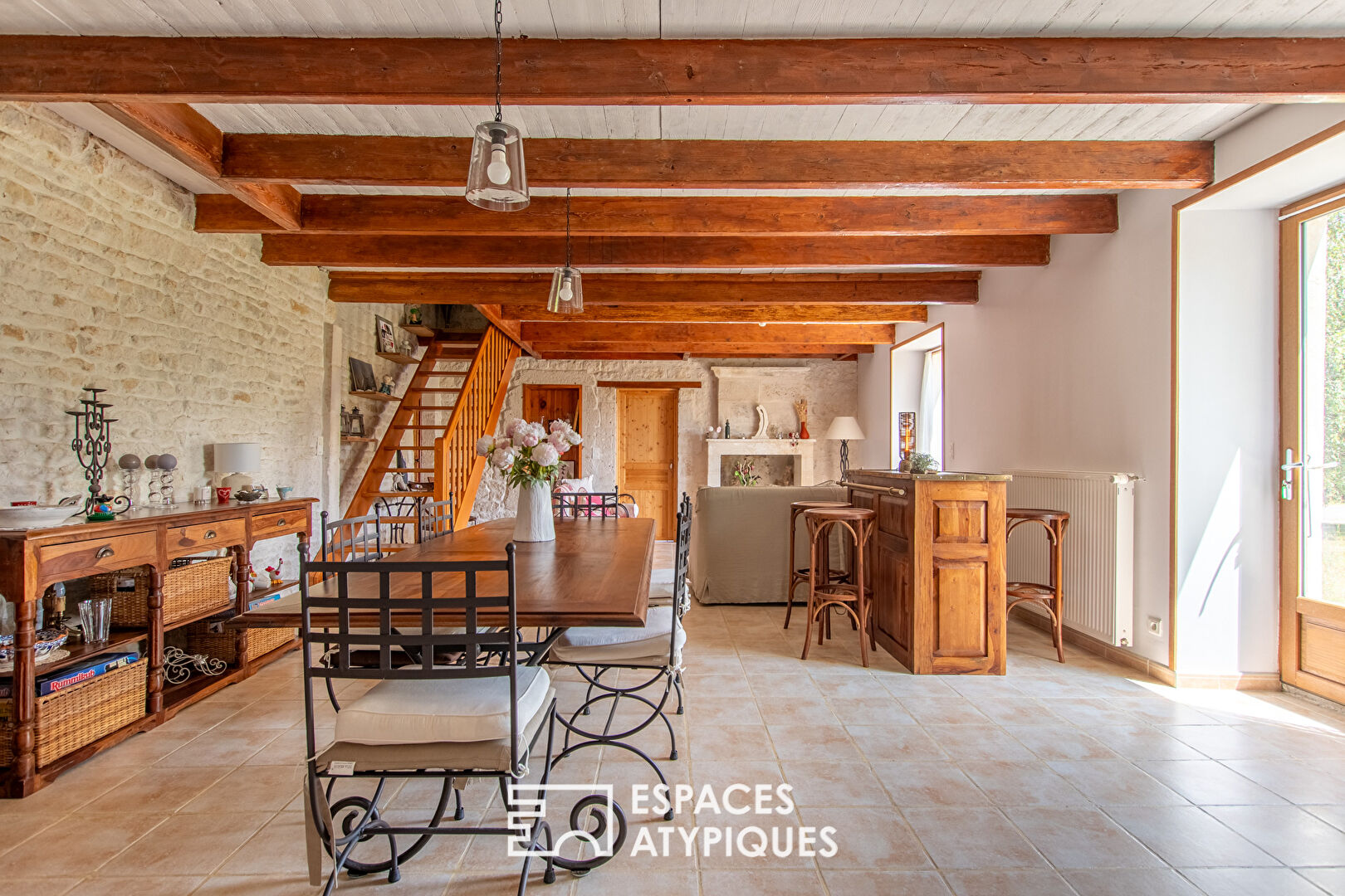 Charming farmhouse with spa in the heart of a natural environment