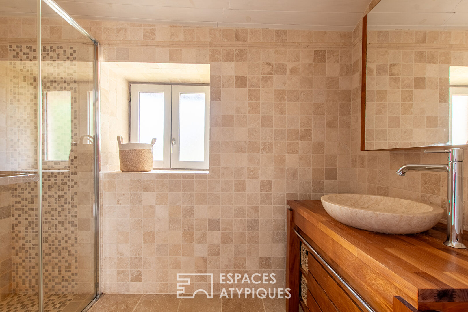 Charming farmhouse with spa in the heart of a natural environment