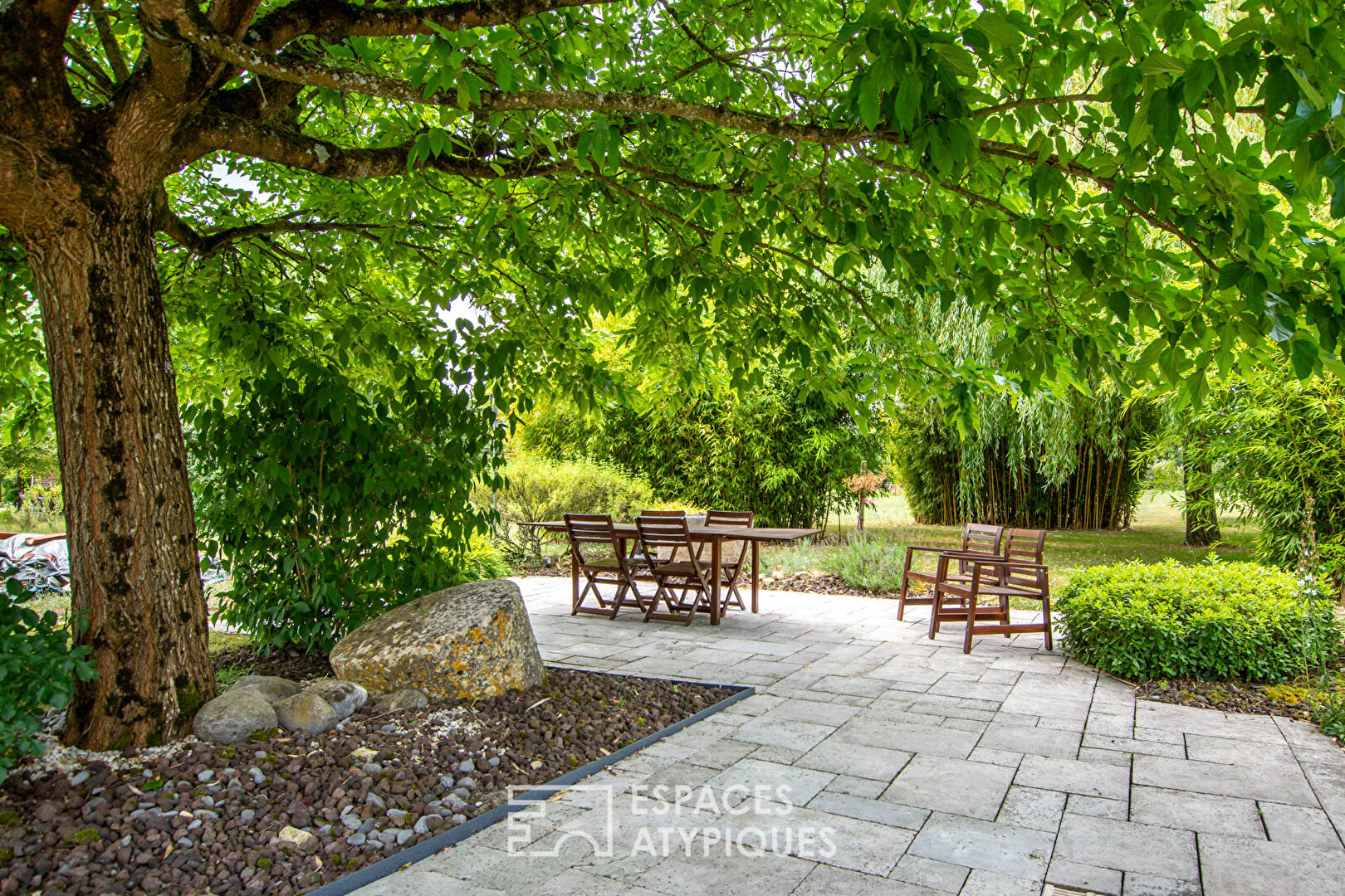 Charming farmhouse with spa in the heart of a natural environment