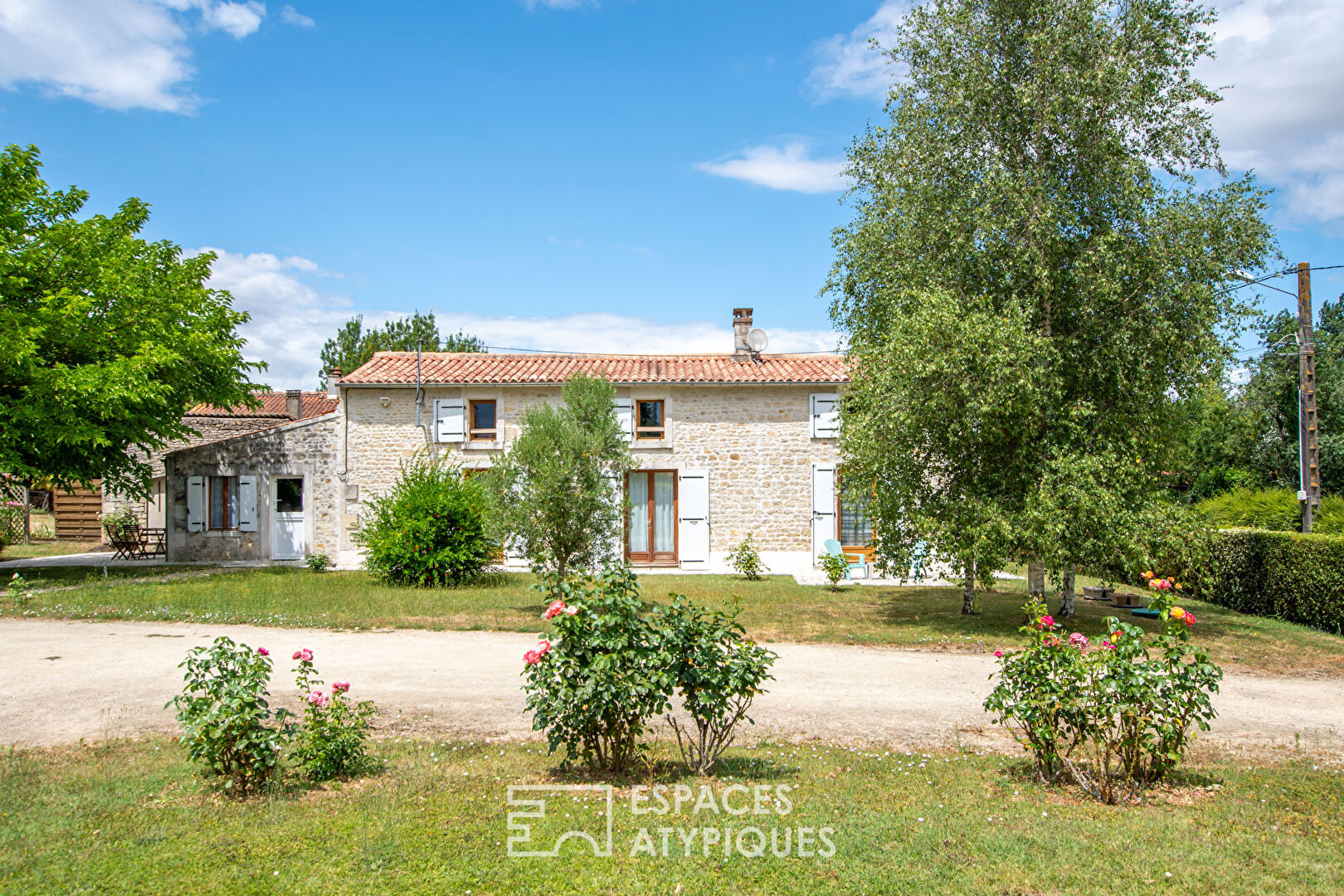 Charming farmhouse with spa in the heart of a natural environment