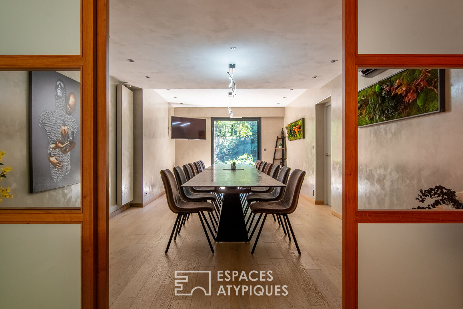 A high-end haven of peace in a green setting