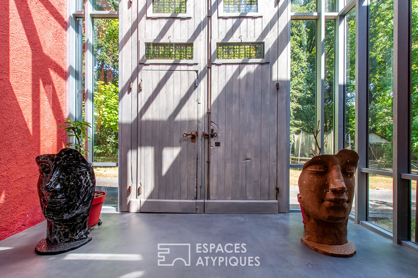 A high-end haven of peace in a green setting