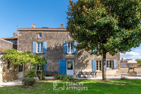 Beautiful bourgeois house in the heart of the village