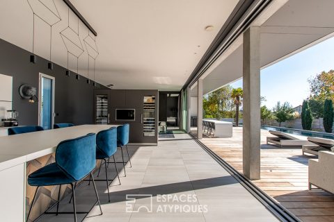 Californian house with swimming pool