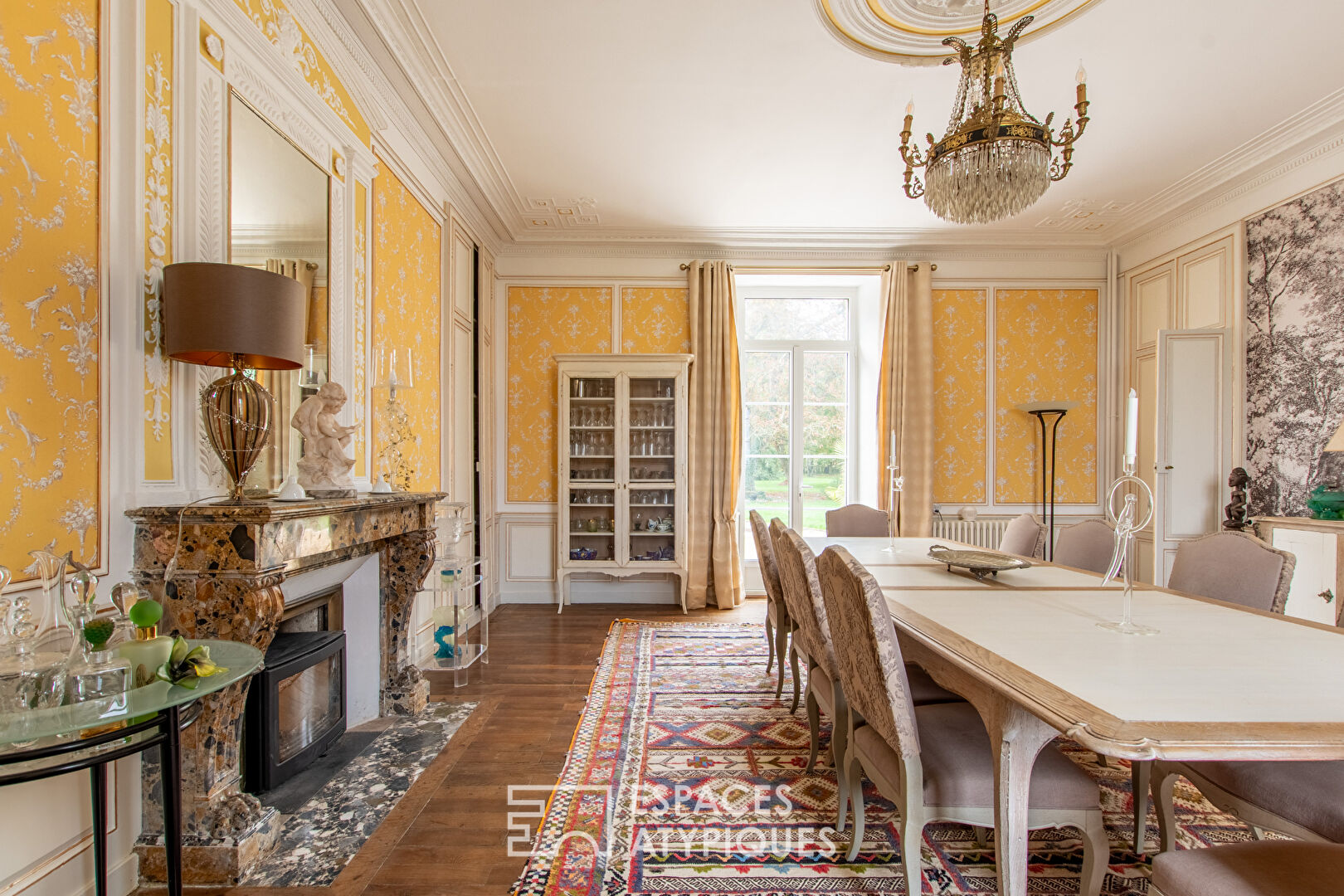 Prestigious residence in the heart of its forest park