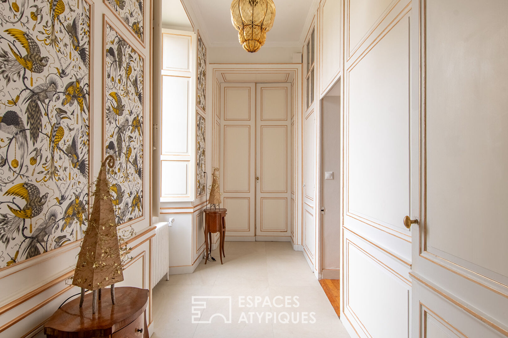 Prestigious residence in the heart of its forest park