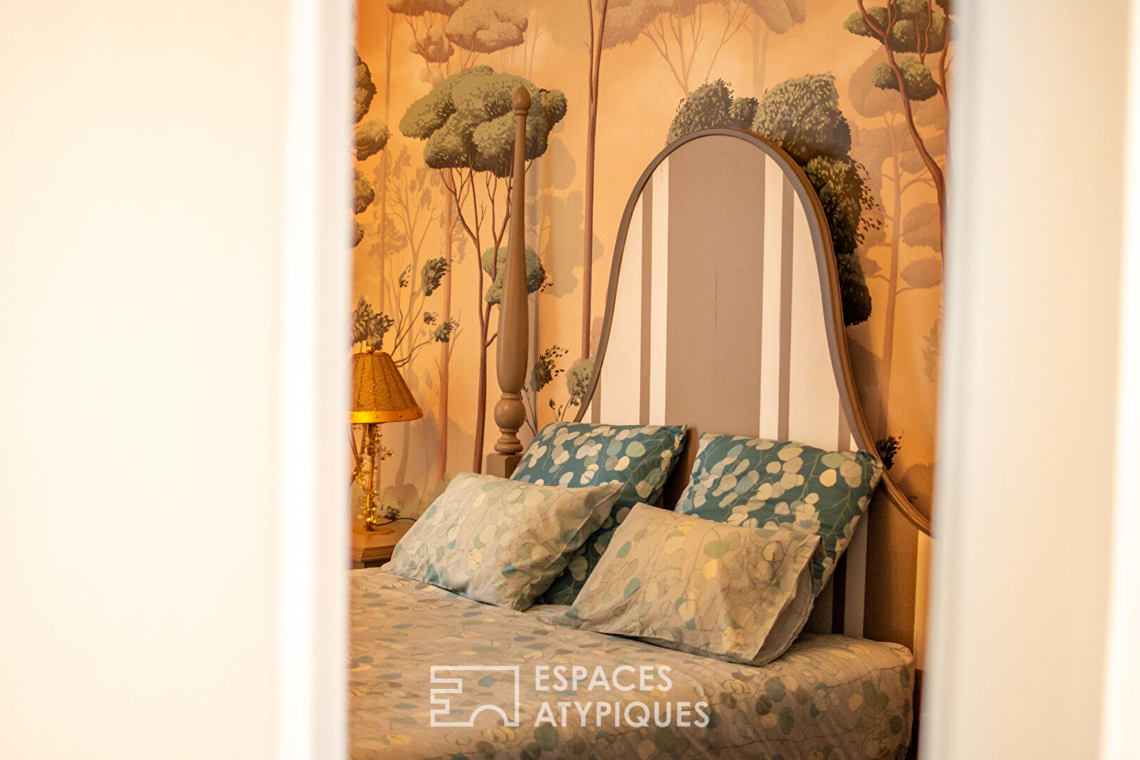 Prestigious residence in the heart of its forest park