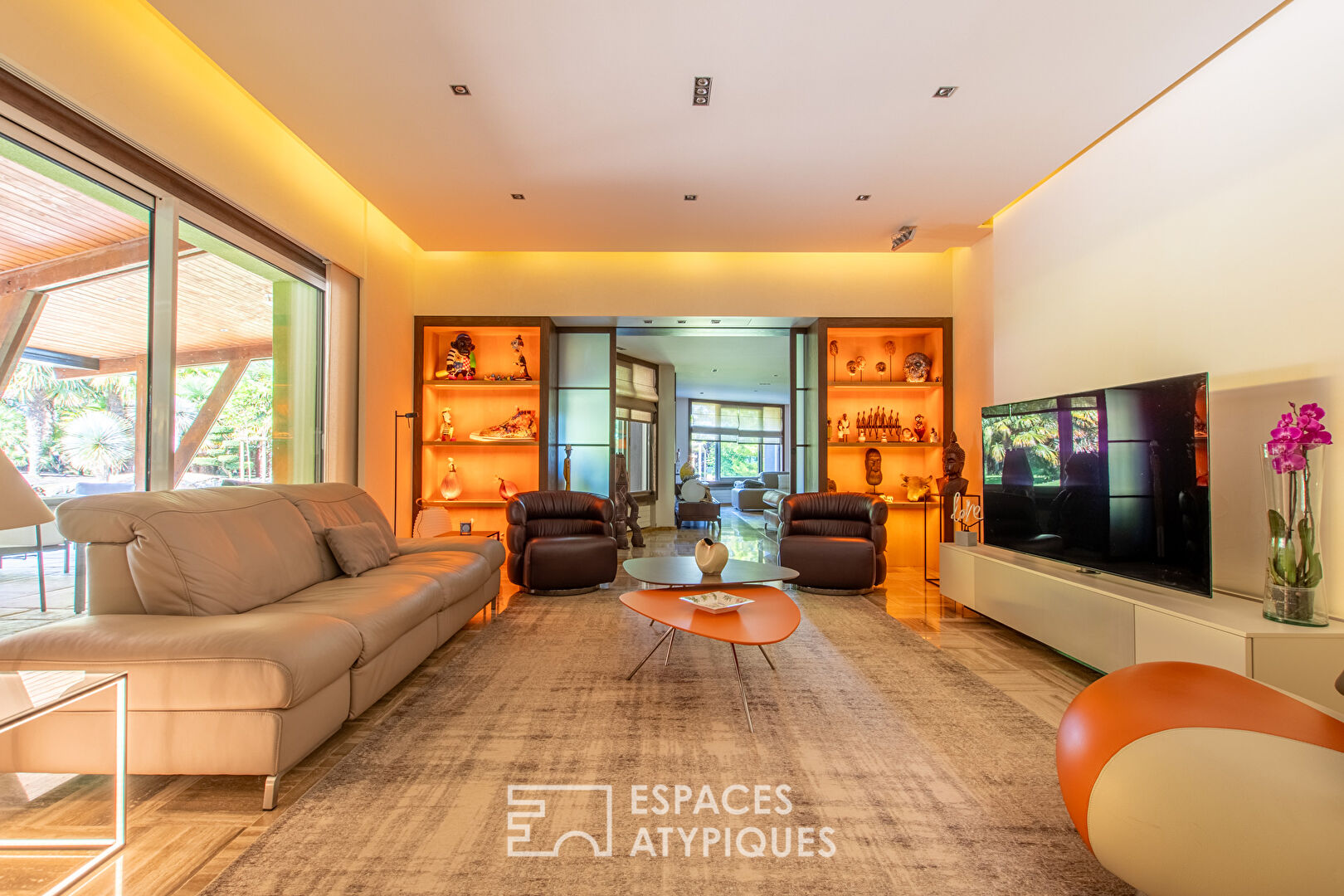 Contemporary villa with top-of-the-range features