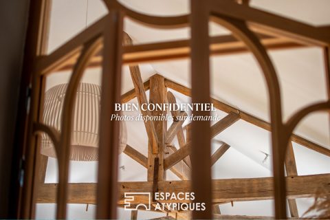 Large, prestigious residence with guest rooms, cottages and private accommodation