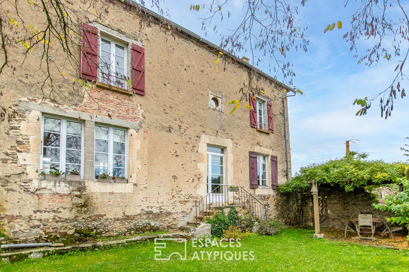 Former school renovated with a view of the river