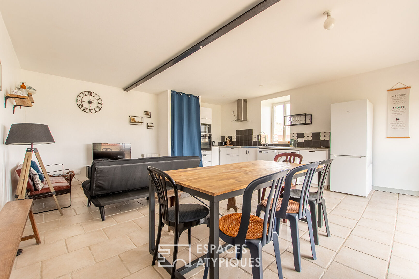 Commanderie du XIVème siècle avec maison principale et gîte de charme