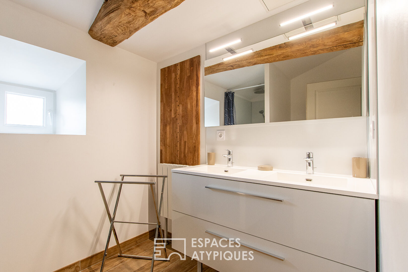 Commanderie du XIVème siècle avec maison principale et gîte de charme