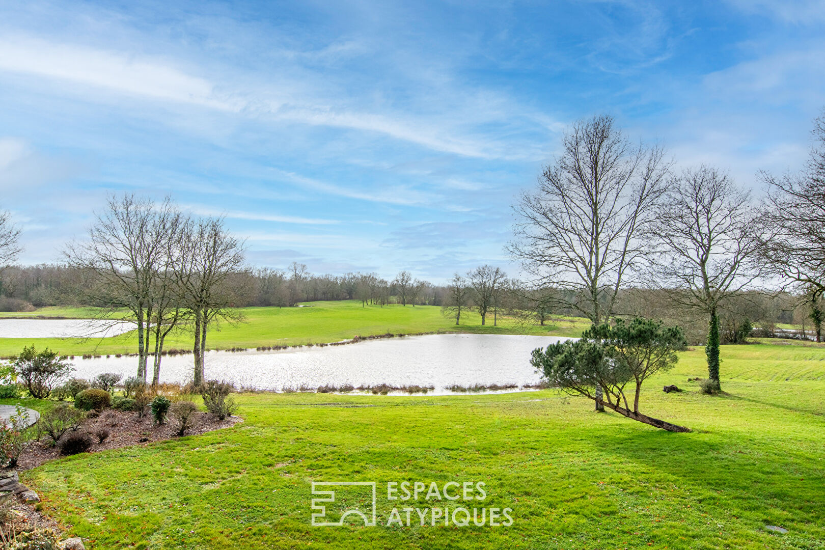 Elegance and luxury by the fairway