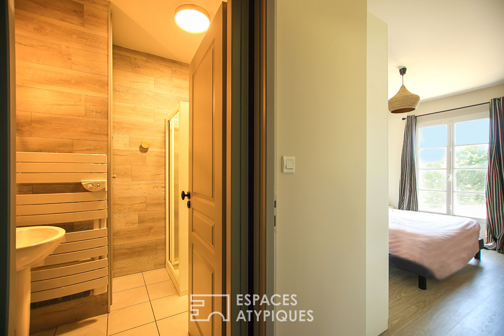 Neo-provençal property with swimming pool.