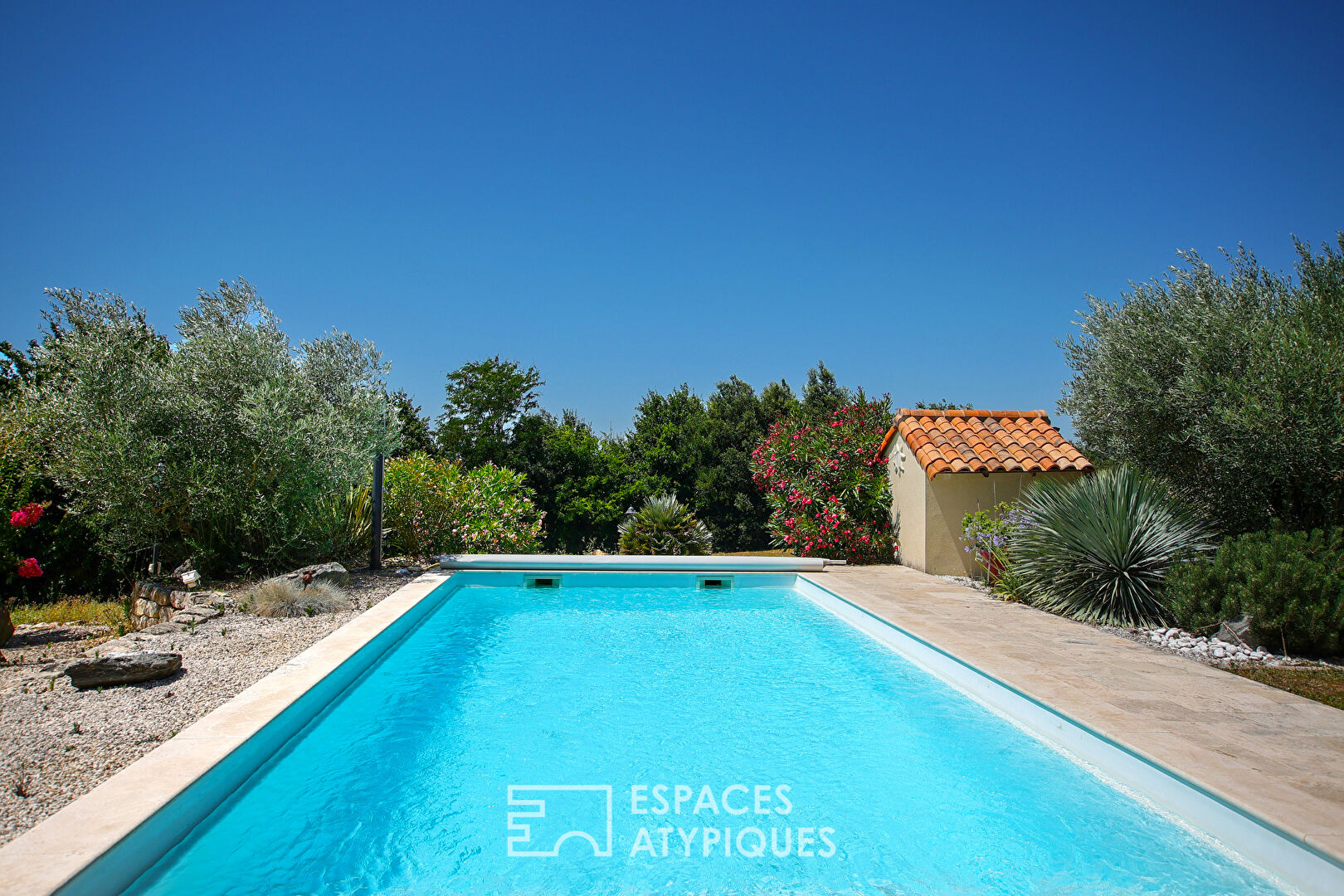 Neo-provençal property with swimming pool.