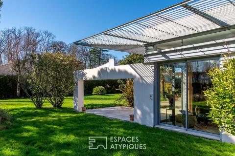 Lumineuse maison d&rsquo;architecte avec piscine en coeur de ville