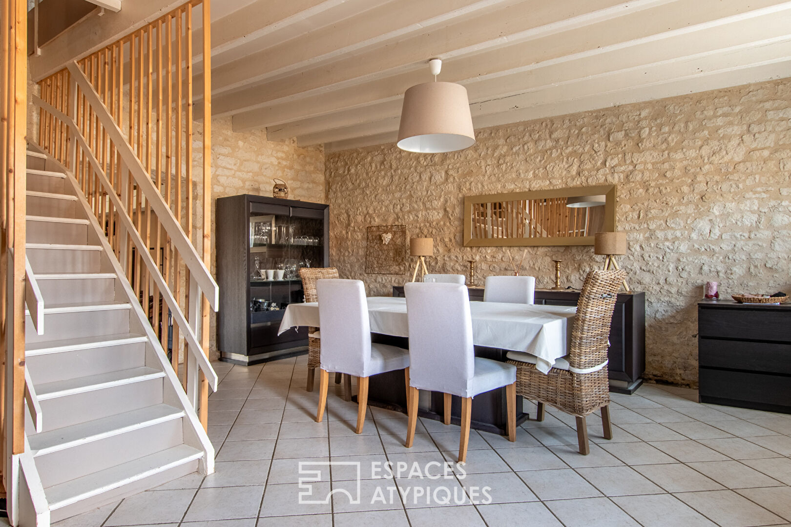 Maison familiale dans un ancien corps de ferme rénové